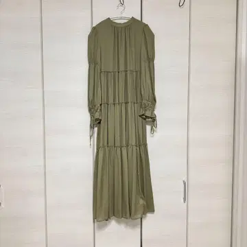 프레이 아이디 새틴 양류 티어드 원피스