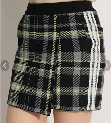 새상품 골프 체크 무늬 스커트 M 사이즈 아디다스