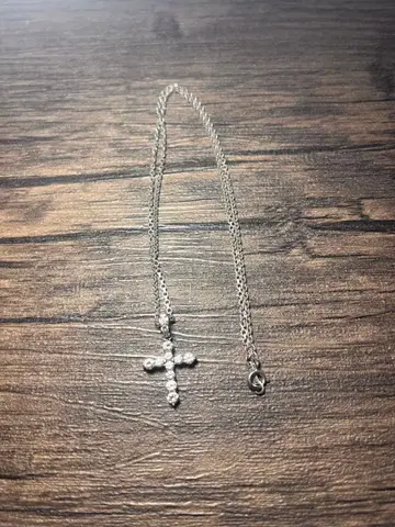 스톤 장식 크로스 펜던트 목걸이