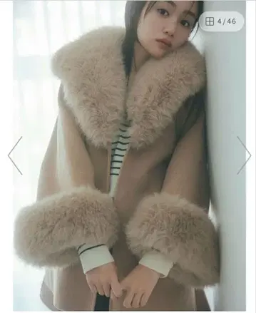 SNIDEL 퍼 케이프 코트 이번 시즌 신상