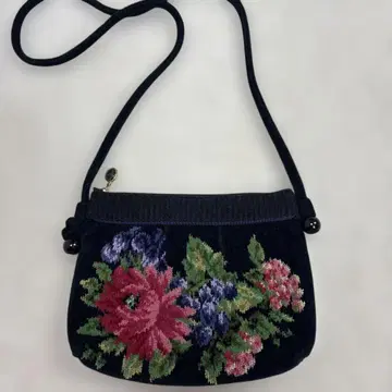 새상품급 FEELER 꽃무늬 자수 숄더백 케어 카드 포함