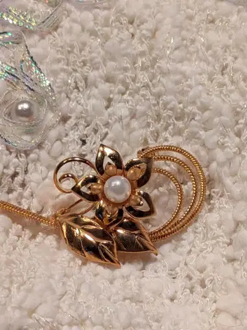 빈티지 펄 계열 브로치