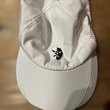 화이트 메쉬 캡