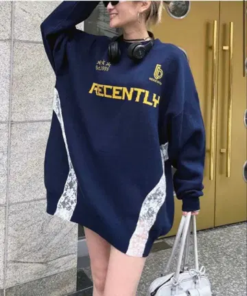 유니폼 레이스 도킹 니트