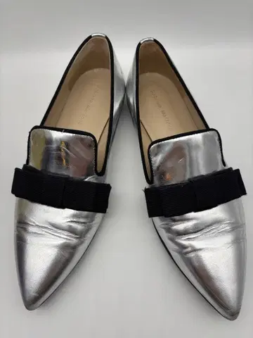 실버 스틸레토 플랫슈즈 사브리나 말토네