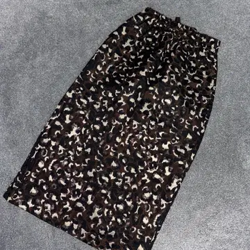 ELENDEEK 엘렌딕 자카드 레오파드 고급스러운 타이트 스커트