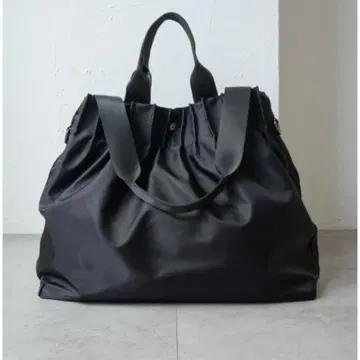 CURI BISCUI 턱 플리츠 2 핸들 토트