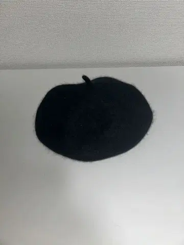 블랙 울 베레모