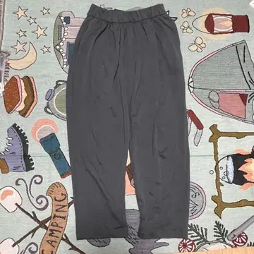 UNIQLOU 맨투맨 개더 팬츠 DARK GREEN