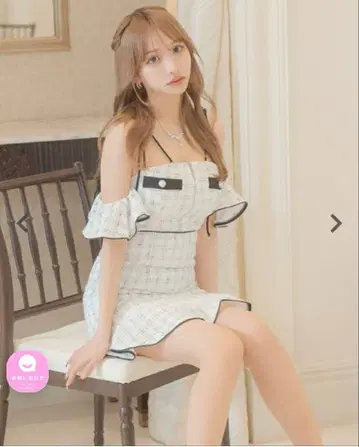 [ Tika 새상품급 ] 오프숄더 체크 무늬 미니 드레스 L 사이즈