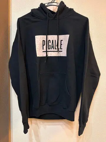 PIGALLE 블랙 후드 부착 후드티 M