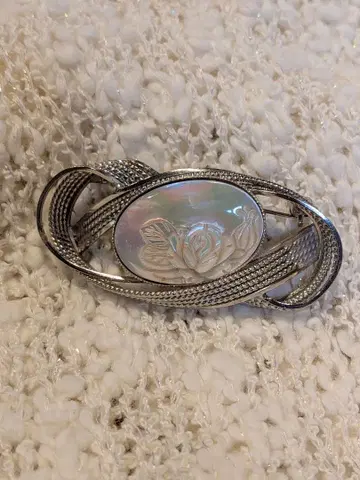 레어 로즈 조각 모조개 브로치