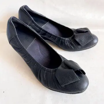 뷰포트 가죽 펌프스 블랙 웨지솔 25.0cm