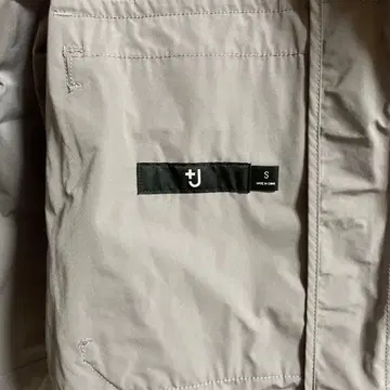 유니클로 후드 부착 나일론 자켓 S