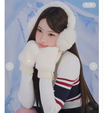 LILY BROWN x MARY QUANT 데이지 모티브 퍼 귀도리