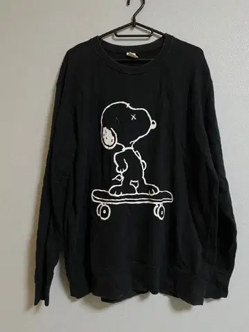 UNIQLO KAWS PEANUTS 스누피 트레이닝복 XL 블랙
