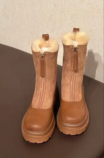 소가죽 무스탕 숏부츠 브라운 새상품 38 사이즈 (24cm)