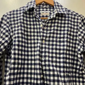 네이비와 화이트 체크 무늬 긴팔 플란넬 셔츠 쉽스 고급 피마 코튼