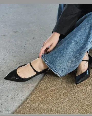 LE TALON 포인티드 원 스트랩 플랫