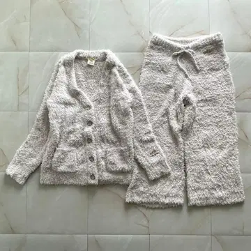 젤라피케 복슬복슬 상하의 세트 미색 걸리시 룸웨어 페미닌