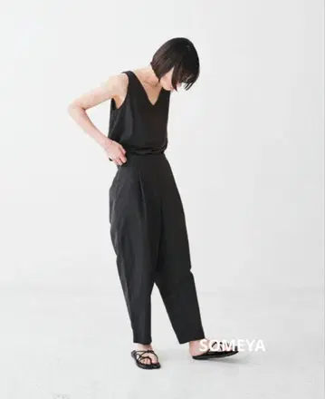 소메야 someya 백 개더 테이퍼드 팬츠