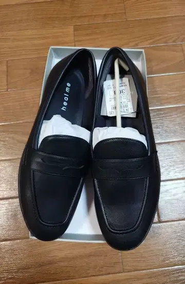 미사용 새상품 healme 블랙 로퍼 합성 피혁