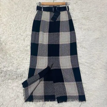 스나이델 벨티드 로빙 체크 타이트 스커트 23AW 블랙 S