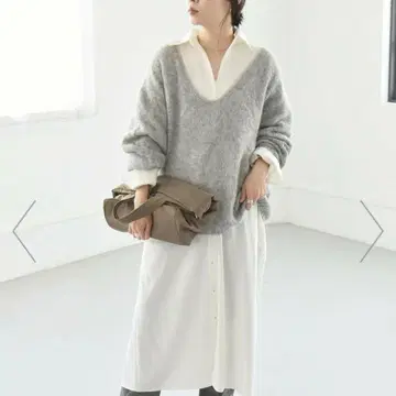 카란시엘 깊은 V넥 니트