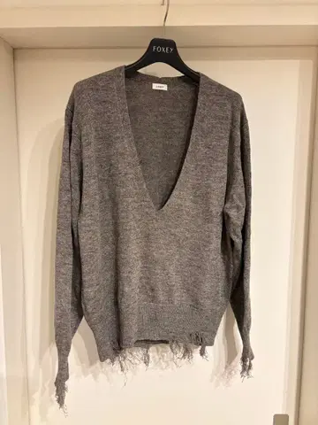 LOEFF 그레이 스웨터