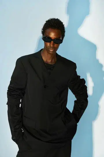 유키 하쉬모토 Y넥 테일러드 자켓