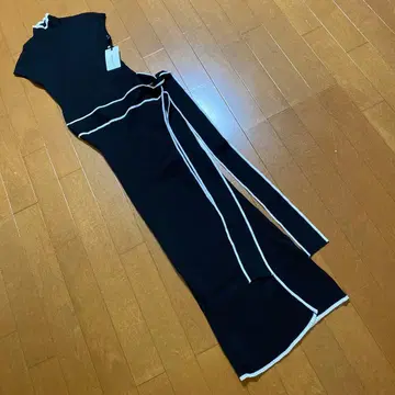 미사용 새상품 Narcissus 블랙 리브 롱 원피스