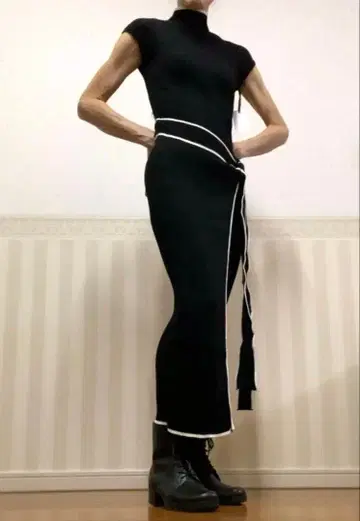 미사용 새상품 Narcissus 블랙 리브 롱 원피스