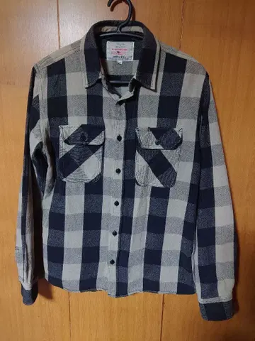 AVIREX USA 체크 무늬 플란넬 셔츠 M 사이즈
