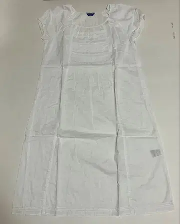 핑크하우스 프렌치 소매 화이트 미니 원피스