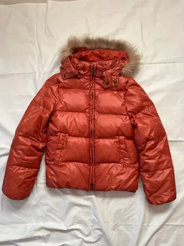 오렌지 후드 부착 다운 자켓