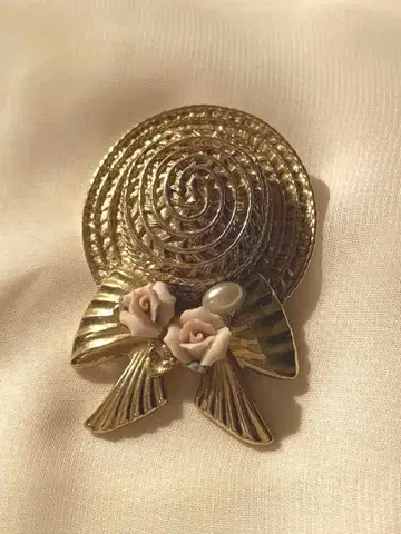 앤티크 브로치 밀짚모자 장미 펄 장식