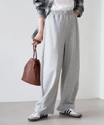 미사용 택 포함 이번 시즌 코엔 쭈리 이지 커브 팬츠