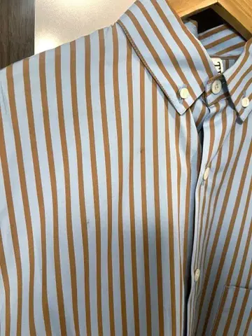 스트라이프 버튼다운 셔츠 긴팔