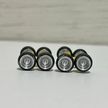 1/64 사이즈 카이도 하우스 시빅 부속 타이어 휠 2대분