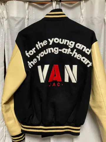 VAN 바시티 자켓 네이비/크림