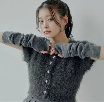 chico 리브 암워머 부착 샤기 반팔 니트