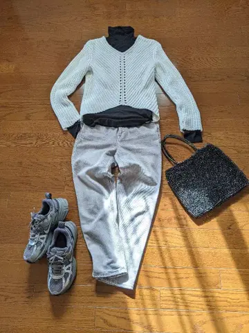 디노스 DAMA collection 화이트 스웨터