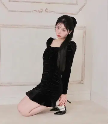 M me eme 벨로아 드레이프 미니 원피스