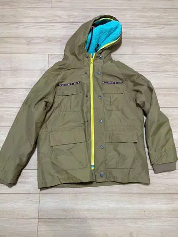 티티카카 올리브색 플리스 안쪽 자켓 M