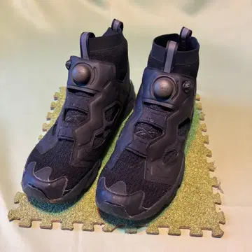 펌프 퓨리 블랙