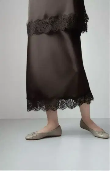 ZARA 새틴지 레이스 스커트