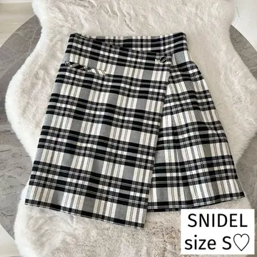 새상품급 snidel 스나이델 미니 스커트 체크 화이트 블랙