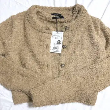 새상품 EMODA 에모다 샤기 컴팩트 트윈 니트 베이지