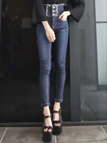 EMODA 백 레이스업 하이웨스트 스키니진