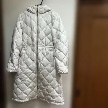 앙피로/TAION 화이트 다운 자켓 후드 부착